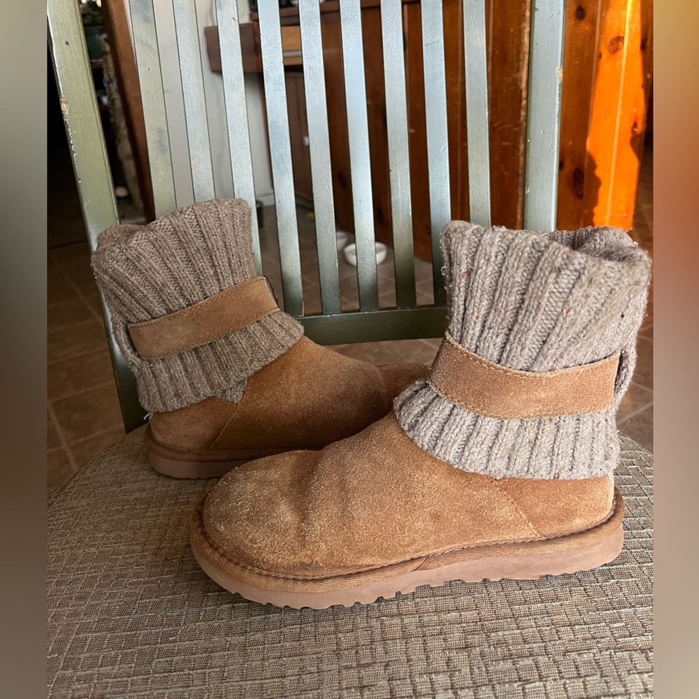 UGG 1003175 cambridge knit chestnut buckle boots. Size 6